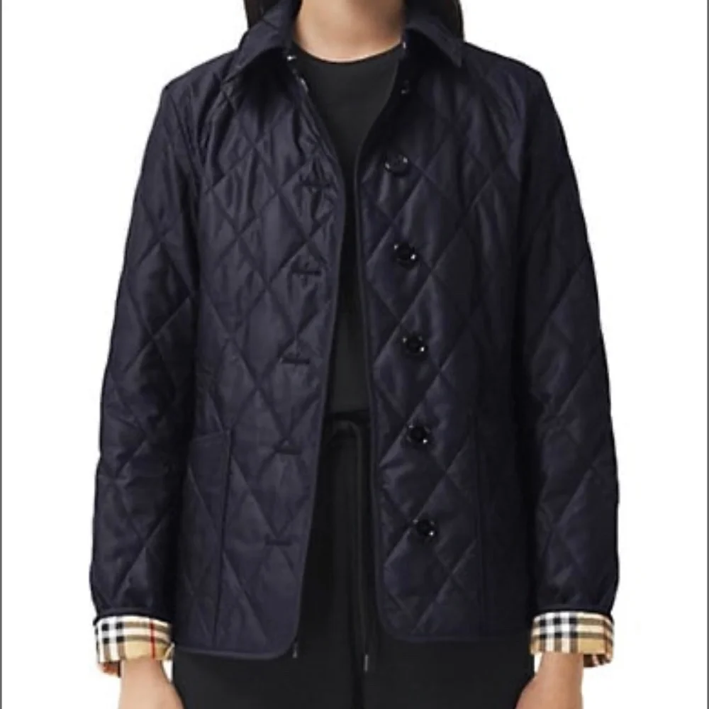 COPY - Burberry Fernleigh Quilted Logo Jacket - Picture 1 of 3